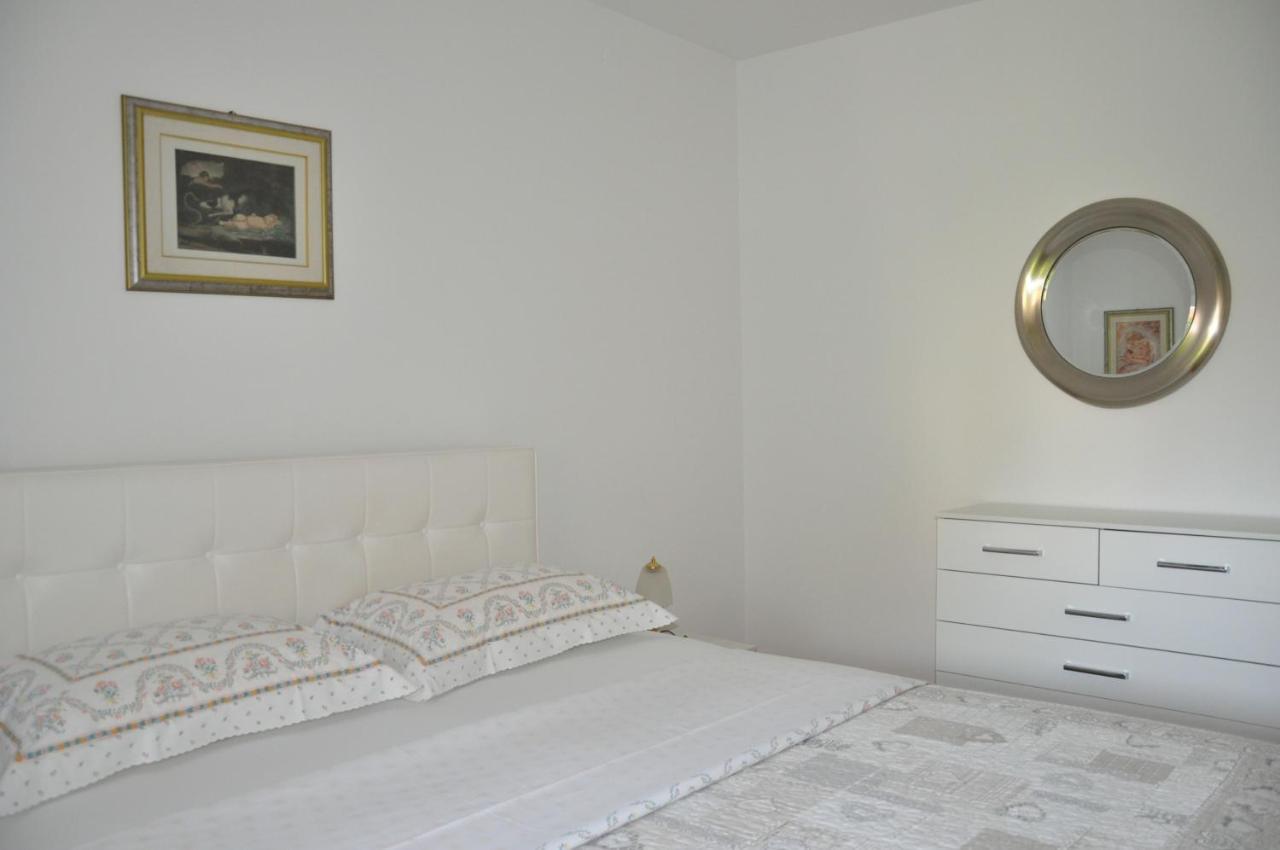 Apartmaji Stamcar Izola Esterno foto