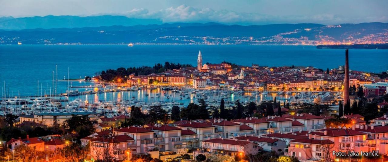 Apartmaji Stamcar Izola Esterno foto